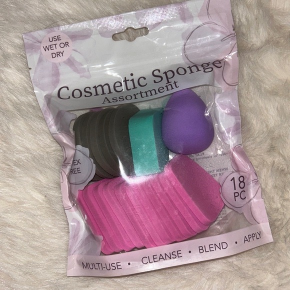 Cosmetic Sponge Assortment -18pc - Picture 3 of 4